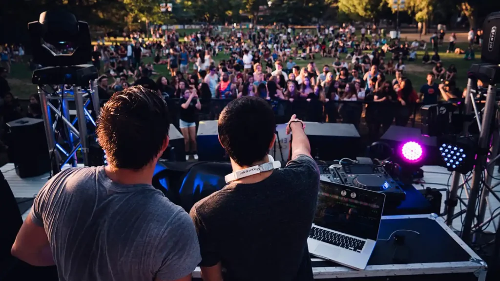 Los DJs serán considerados como artistas en España
